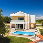 Villa White Barbariga