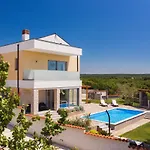 White Villa Barbariga