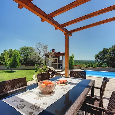 Villa White