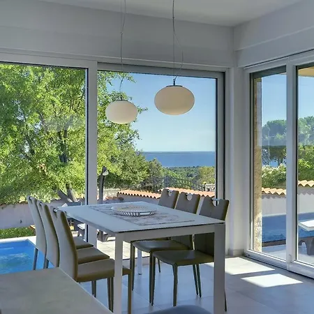 Villa White *