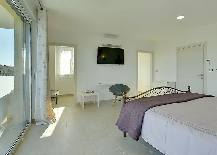 Villa White