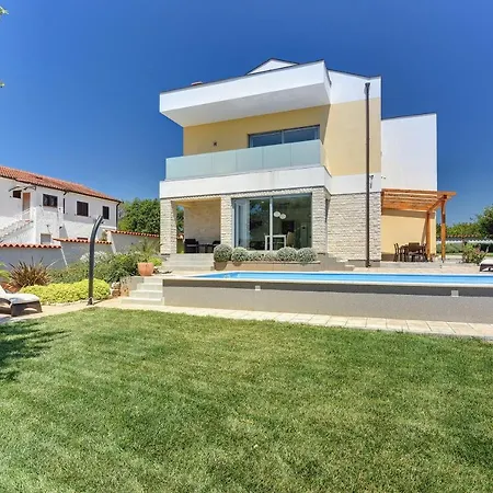 White Villa Barbariga