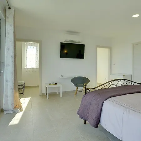 Villa White